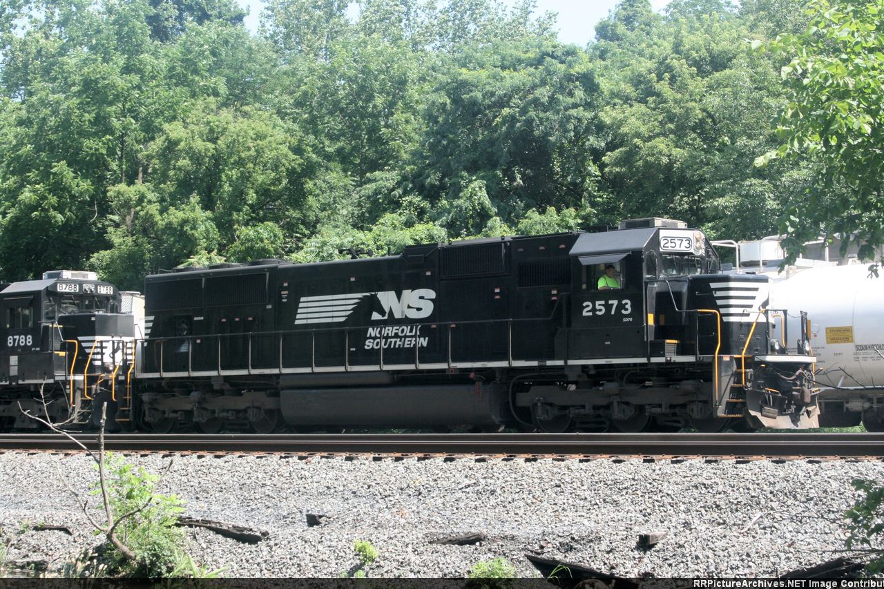 NS 2573